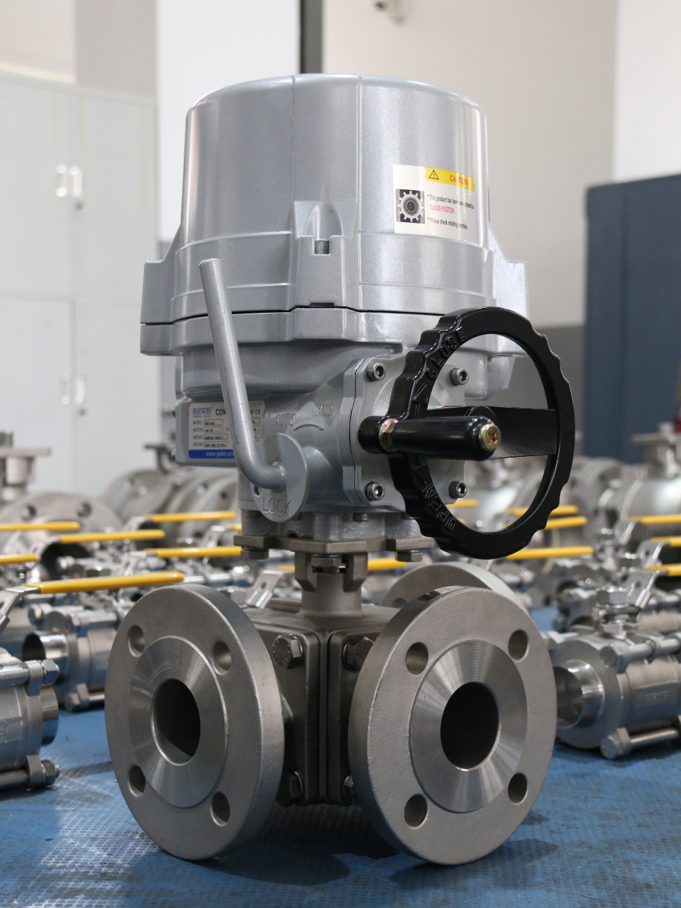 改进型比例三通控制球阀集成到操作系统中