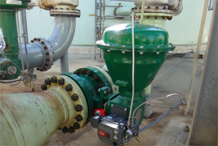 Vee-Ball-2.jpg Vee-Ball-2.jpg